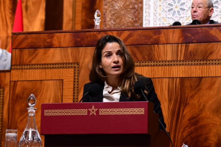 ليلى بنعلي تقر بعدم “جدوى” الساعة الإضافية خلال هذا الفصل