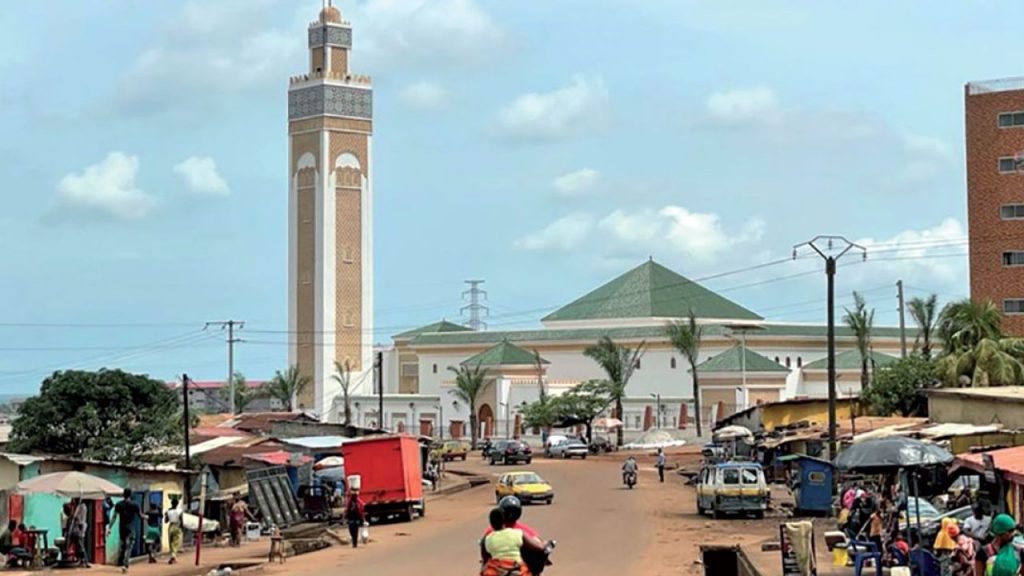 مسجد محمد السادس بأبيدجان