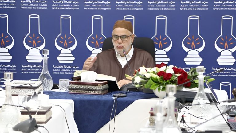 بنكيران: ننتظر رد الخارجية على الباخرة الإسرائيلية، وميلونشون يتعرض لـ”البلوكاج”