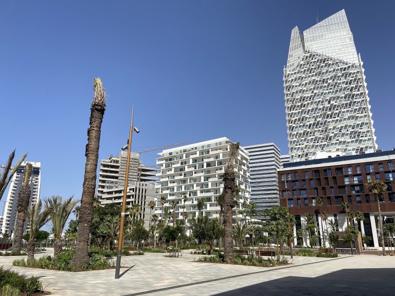 الاستثمارات الأجنبية المباشرة بالمغرب تُسجل ارتفاعا بـ”الضعف” متم يونيو 2024 تقرير للأمم المتحدة يرسم صورة واعدة للمغرب في الصناعة والابتكار والبنية التحتية