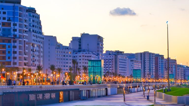 تيكتوكر يختفي بطنجة بعد تحدٍ خطير بالنار والبحر