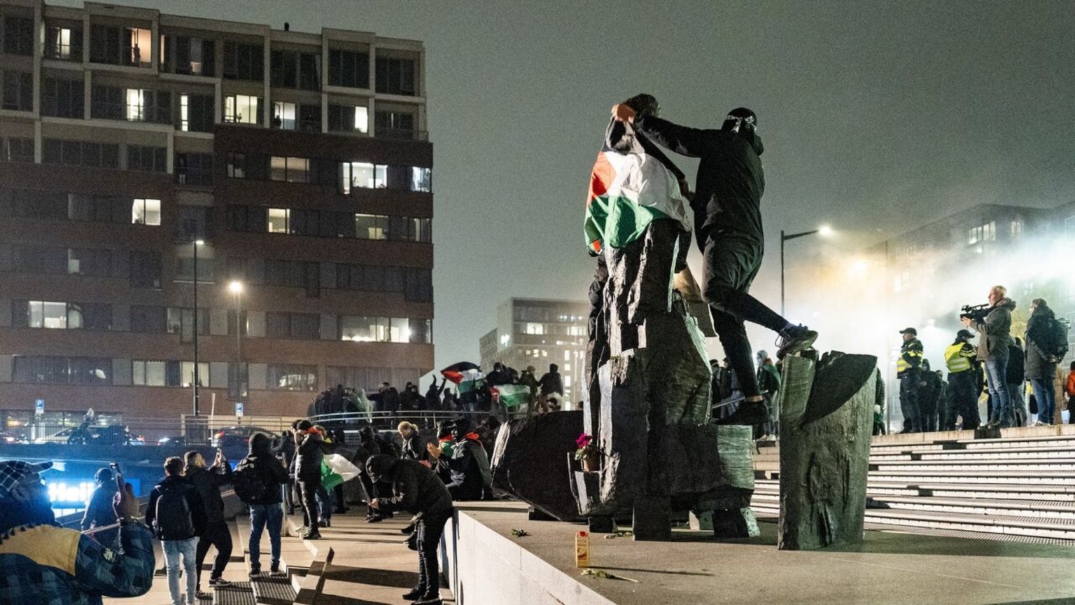 “أحداث أمستردام”.. هذا ما قضت به محكمة هولندية