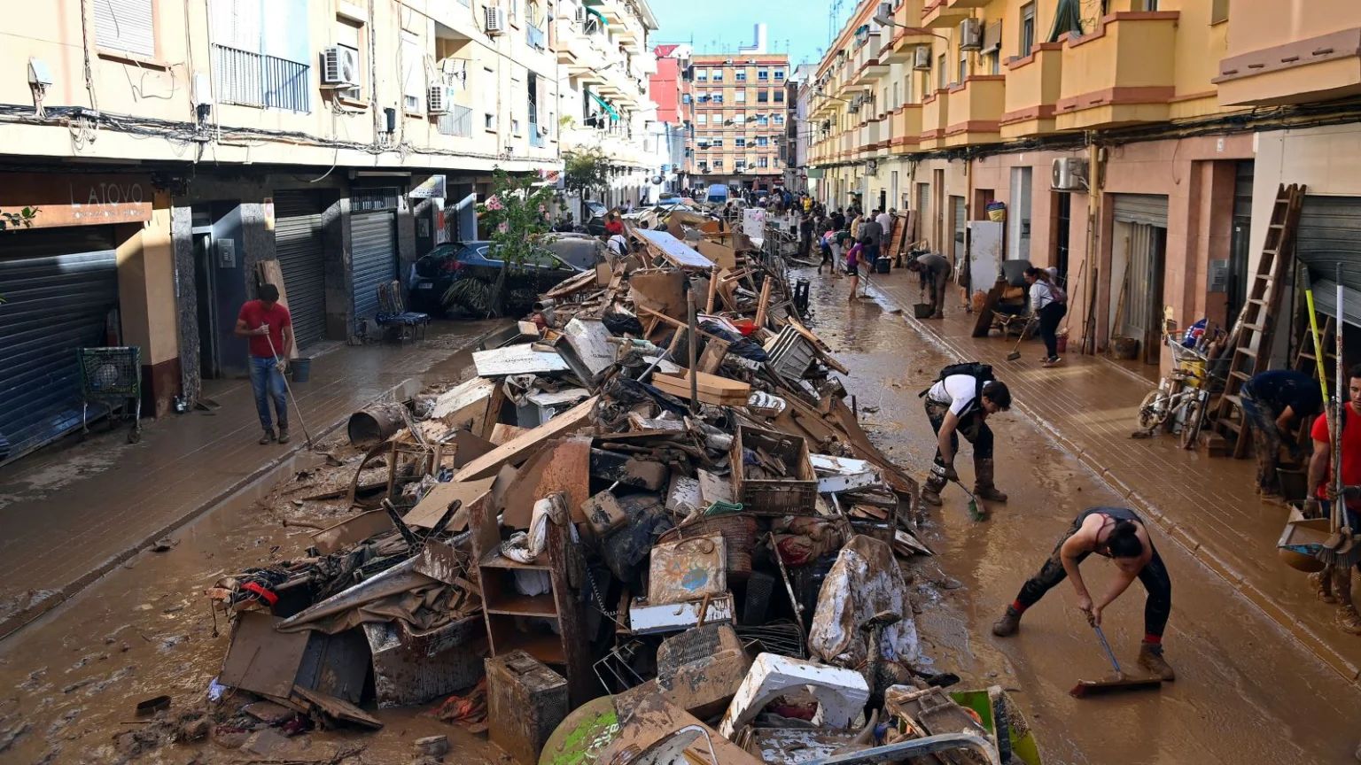 مصادر قنصلية لـ”سفيركم”: وفيات المغاربة جراء فيضانات بالنسيا ارتفعت لحالتين مصادر قنصلية لـ"سفيركم": وفيات المغاربة جراء فيضانات بالنسيا ارتفعت لحالتين
