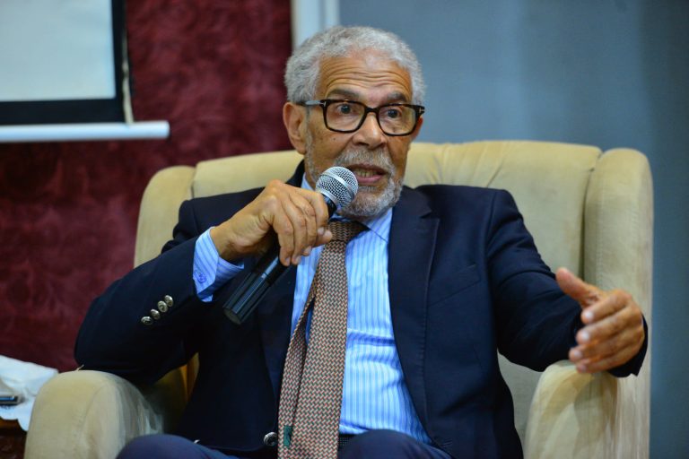 النقيب الجامعي: مشروع قانون المحاماة يهدف إلى طمأنة المستثمرين الأجانب عبر “إضعاف الدفاع”