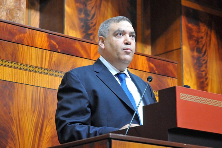 وزير الداخلية يمنح جلول صمصم وحمزة بلكبير صلاحية الإمضاء والمصادقة على الصفقات العمومية