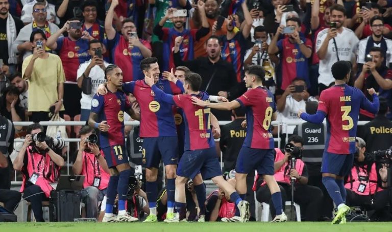 برشلونة يتوج بكأس السوبر الإسباني بعد فوز كبير على الريال