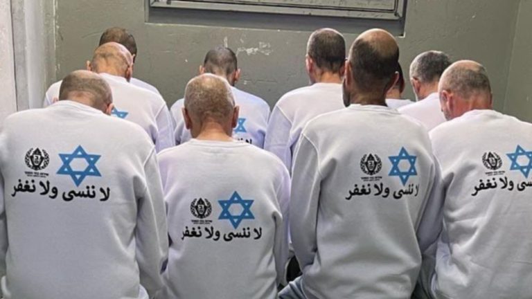 أسرى فلسطينيون يروون “جحيم” السجون الإسرائيلية