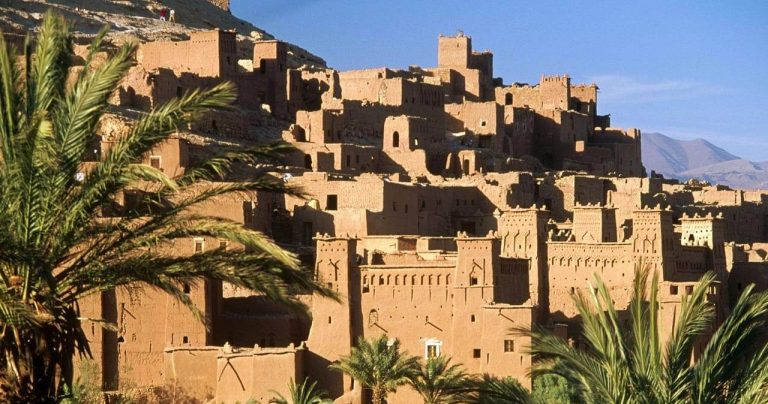 بوحوث يكشف اختلالات اتفاقية سياحية ويدعو للمحاسبة