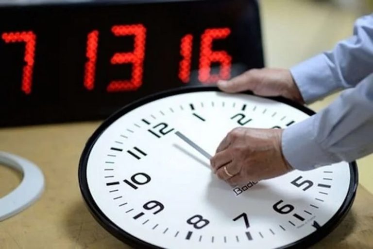 رمضان.. وزارة الانتقال الرقمي تُعلن عن تاريخ العودة إلى الساعة القانونية