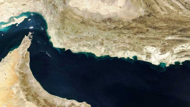 إغلاق مضيق “هرمز” بسبب حرب إيران وإسرائيل يهدد بأزمة نفط عالمية تطال المغرب