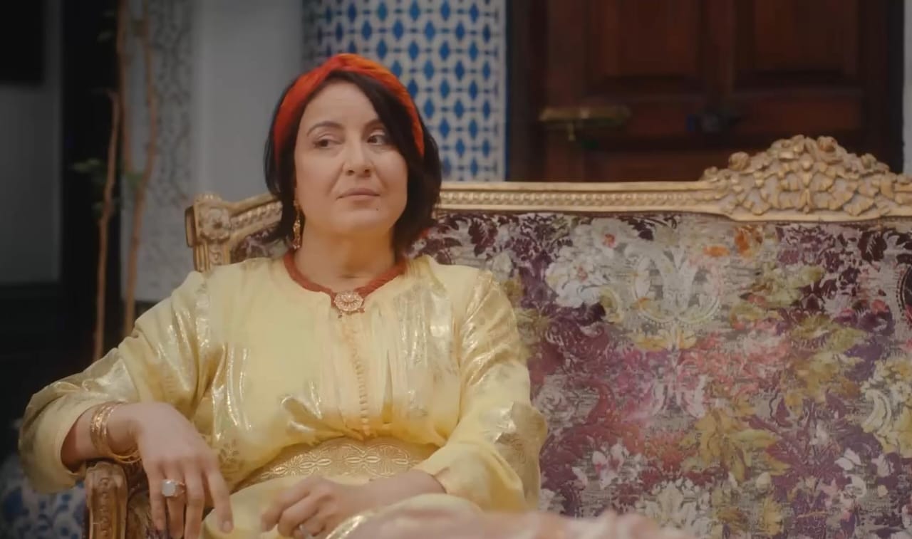 صورة توثق لدور الفنانة ماجدة بنكيران في "دمليج زهيرو"