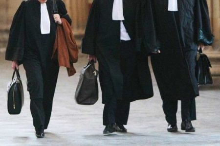 بعد قرار عدم البت فيه من طرف المحكمة الدستورية.. خبير يحدد مصير قانون مهنة المحاماة