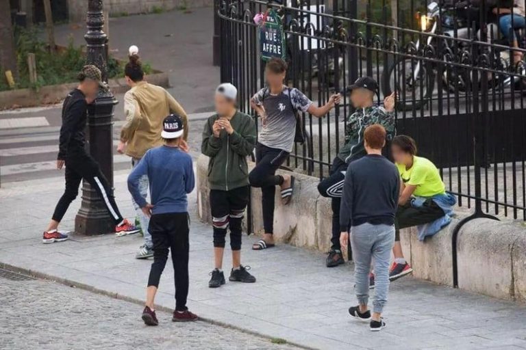 معظمهم من المغرب.. منظمة اليونيسف تدعو فرنسا إلى حماية القاصرين من الاستغلال
