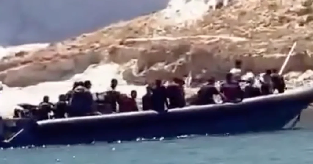 تقرير: قوارب سريعة تنقل عشرات المهاجرين غير النظاميين من الجزائر إلى إسبانيا