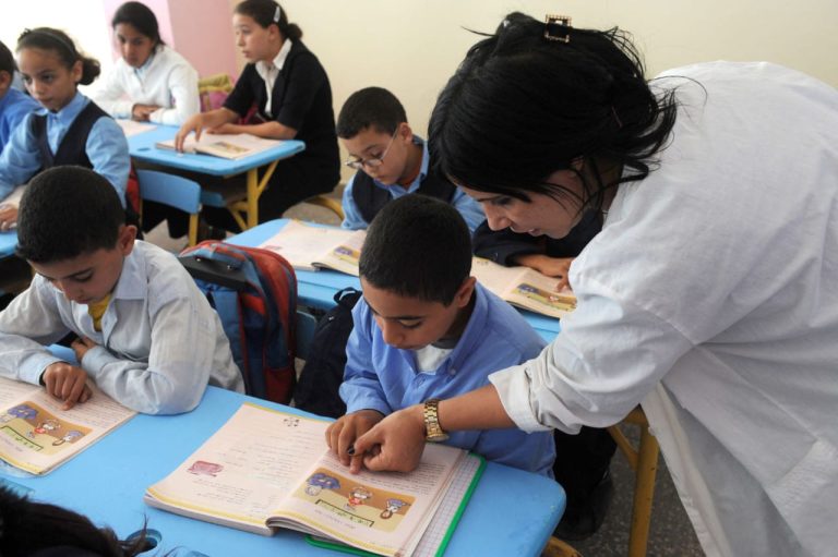 اختلالات مشروع “المدرسة الرائدة” تثير الجدل بين الترويج الرسمي وواقع المؤسسات