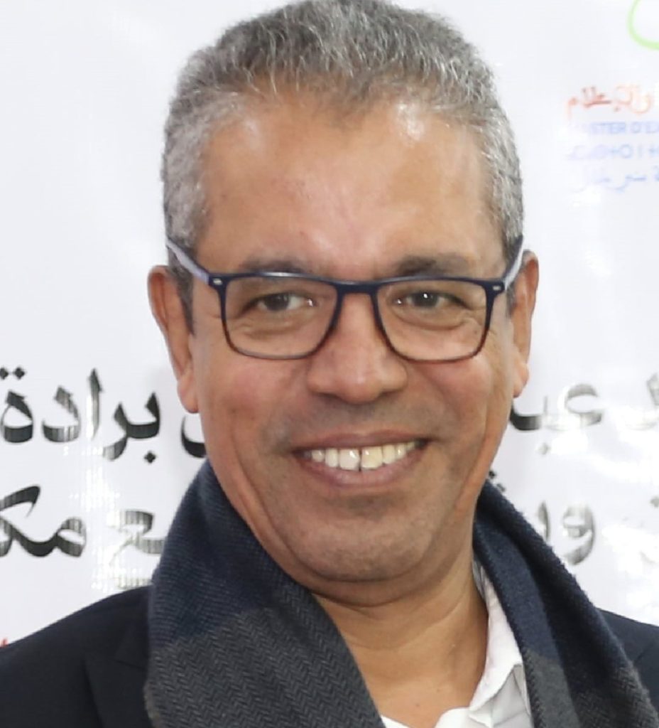 “ميساج” وزير الداخلية.. بين التعليق عليه وتعليقه