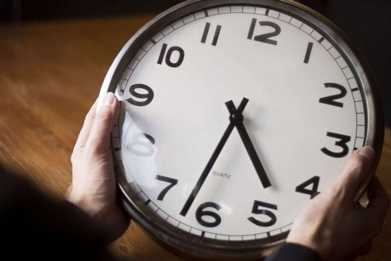 استطلاع: 40% من المغاربة يرون أن للساعة الإضافية تأثير سلبي على حياتهم