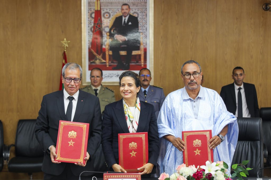 بنعلي تشرف على توقيع اتفاقيات شراكة استراتيجية بالداخلة لدعم الانتقال الطاقي والرقمنة