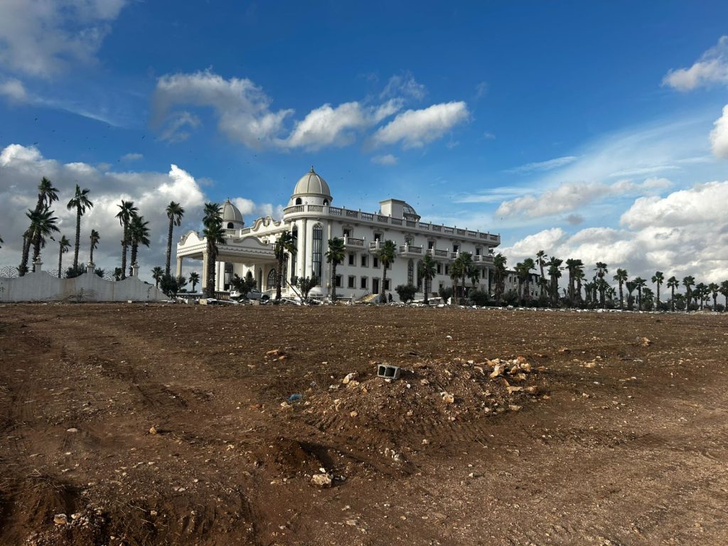 شهادة هندسية تكشف خروقات جسيمة في قصر “الكريملين” ببوسكورة وتبرر الهدم