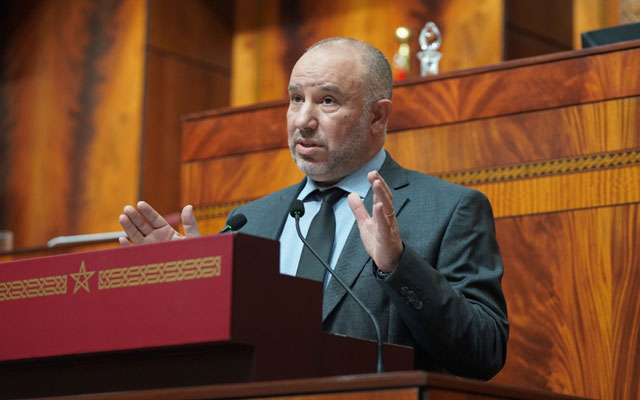 إبراهيمي يشهر ورقة تفعيل لجنة تقصي الحقائق في وجه حزب “الحمامة” والأخير يرد: “مزايدات”