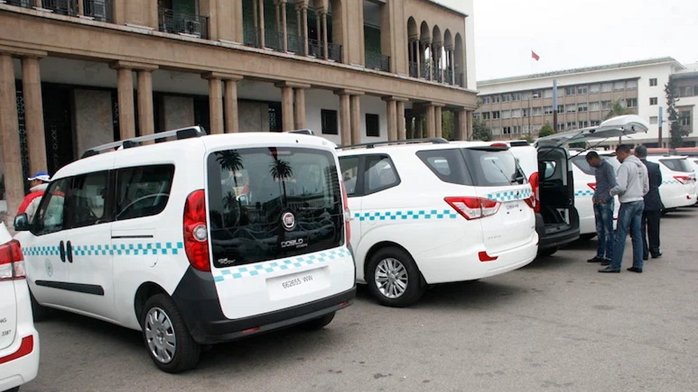 الداخلية تستعد لإطلاق عملية تدقيق شاملة لرخص الثقة وتربط تجديدها بالتفرغ المهني