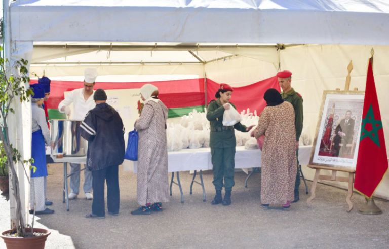 الحرس الملكي يطلق عملية لتوزيع وجبات إفطار في عدة مدن مغربية
