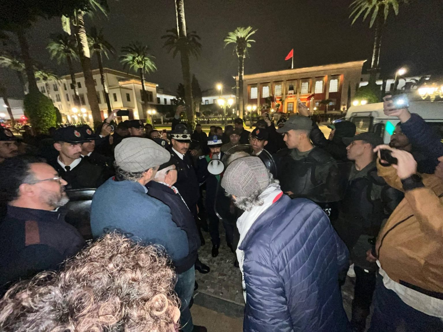 بعد منع وقفة تضامنية مع الشعب الإيراني ..الغفري: المغرب بعيد عن النزاع وكان من المفروض الحفاظ على الحياد