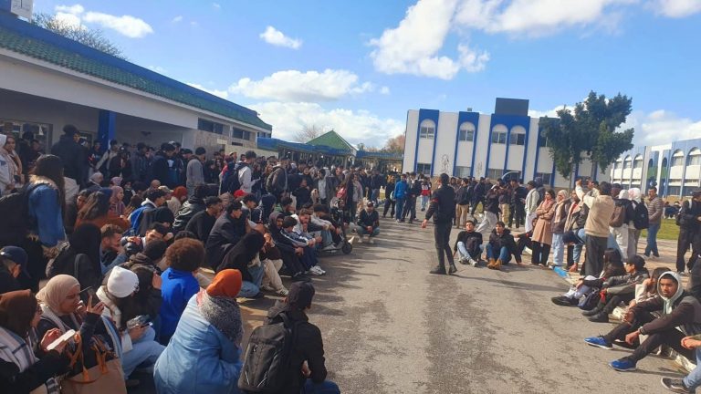 جامعة ابن طفيل توضح خلفيات طردها لـ21 طالبا