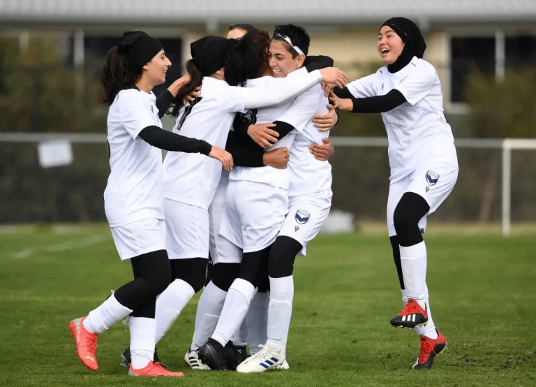“فيفا” ينتصر للاعبات أفغانستان.. اعتراف رسمي يفتح أبواب المونديال