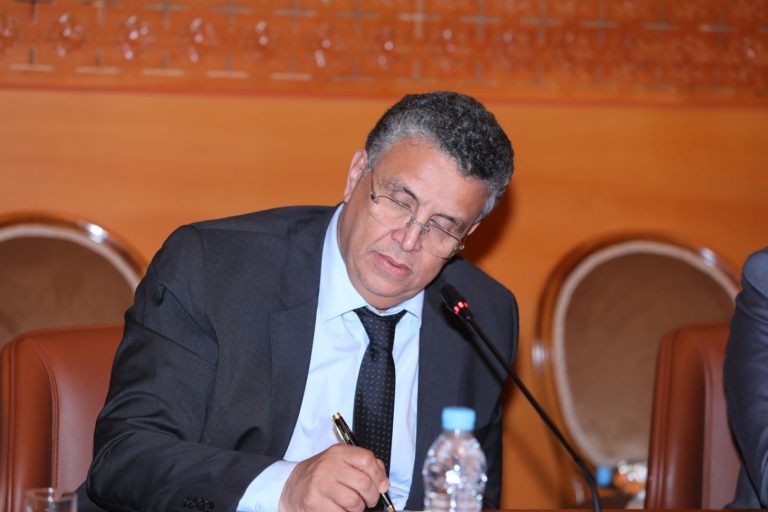 وهبي يوصي المنتخبين بعدم إعطاء “الشيك” على سبيل الضمان