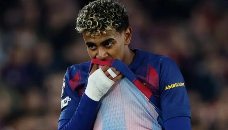 يامال يغادر أرضية ملعب الأتلتيكو غاضبا.. والجمهور يهتف: “عد إلى المغرب”
