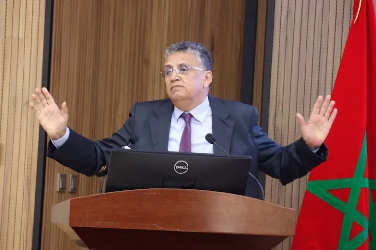 وهبي ينتقد المحكمة الدستورية ويصف علاقته بها بـ”السيئة جدا”
