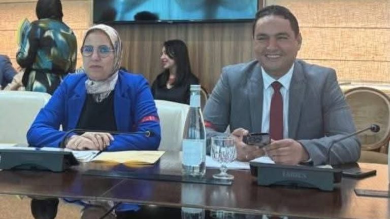 بسبب التضييق.. مستشارو الـ”CDT” بمجلس المستشارين يحملون شارات الاحتجاج
