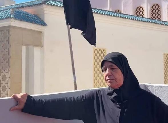 في رسالة تضامن مع والدة الزفزافي.. معتقلو الريف: استهداف أمهات المعتقلين “مساس بالكرامة الإنسانية”