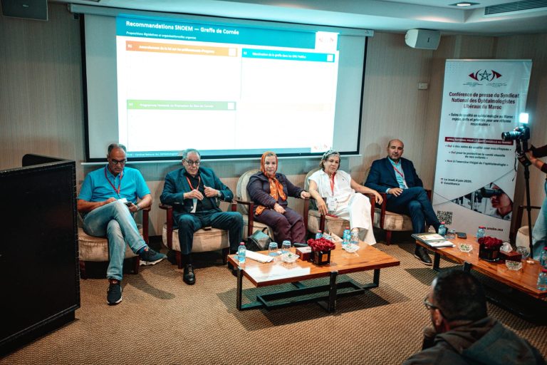 أطباء العيون بالقطاع الخاص يدقون ناقوس الخطر.. عمليات جراحية غير قانونية وخصاص في بنوك القرنيات
