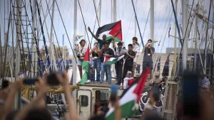 بعد الفيديو الداعم للانفصال.. نشطاء مغاربة يقودون تحركا داخل أسطول الصمود لمنع انحرافه عن أهدافه