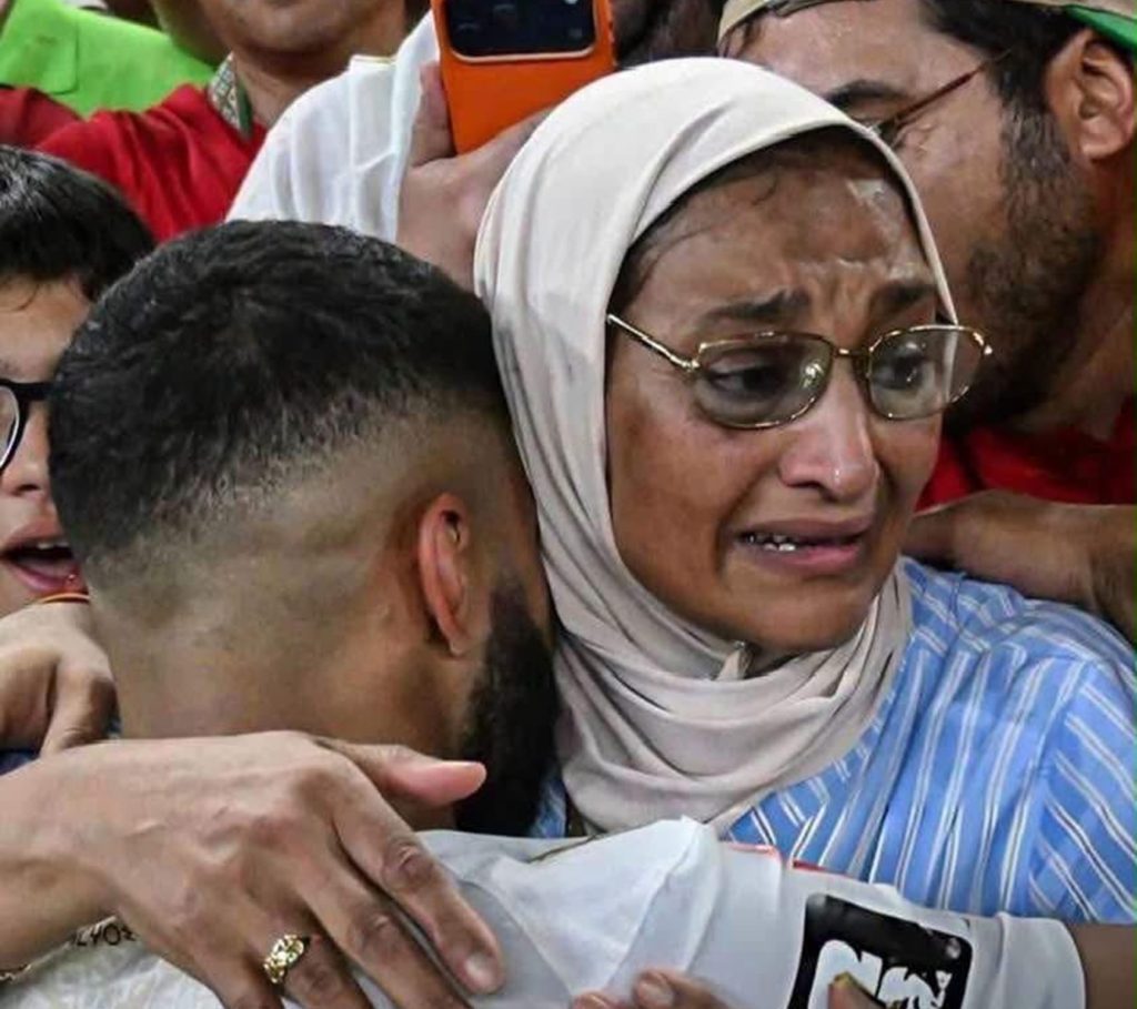 شقيق إسماعيل الصيباري ينتقد تصرفات بعض صناع المحتوى مع عائلات لاعبي المنتخب