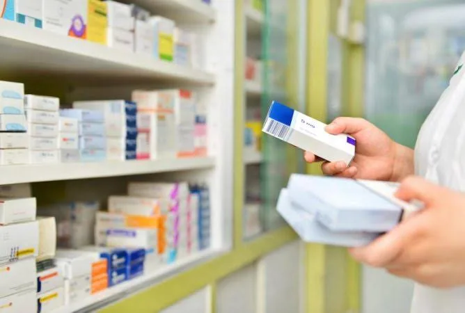 الحكومة تصادق على إصلاح جديد لأسعار الأدوية.. تخفيضات مرتقبة ودعم للصناعة الوطنية