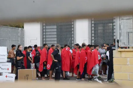 سبتة تشهد ضغطا غير مسبوق جراء تدفقات جماعية لمئات المهاجرين
