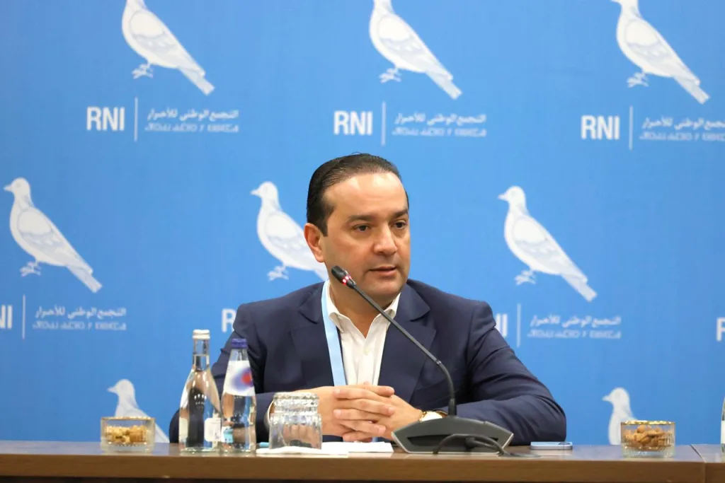برلمان الأحرار يفوض لشوكي تدبير المشاركة في الحكومة