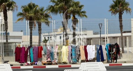 أول وآخر ما يراه المسافر.. “تلوث بصري” يسيء لصورة المغرب داخل ميناء طنجة