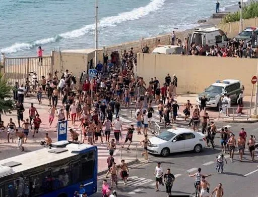 بعد انحسار موجة الهجرة.. مرحلون بلا مواكبة وأسر تبحث عن مفقوديها
