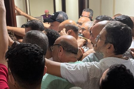 اكتظاظ وتجاوزات في سرية التصويت.. مطالب بفتح تحقيق في انتخابات مجلس الصحافة
