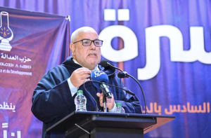 في خضم الحملة الانتخابية.. بنكيران يتراجع عن الرحيل ويقول: “غنبقى مع هاذ الناس حتى نلقى الله”