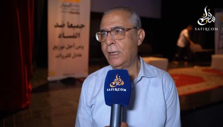 عبد السلام العزيز يتحدى الأحزاب بمناظرة حول البرامج وينتقد ريع “الفراقشية”